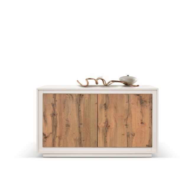 Credenza LAMPEDUSA in legno, finitura bianco frassinato, ante finitura rovere rustico, 140x50 cm