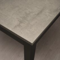 Tavolo RAVENNA in legno finitura grigio cemento e struttura in metallo grigio antracite 80x80 cm